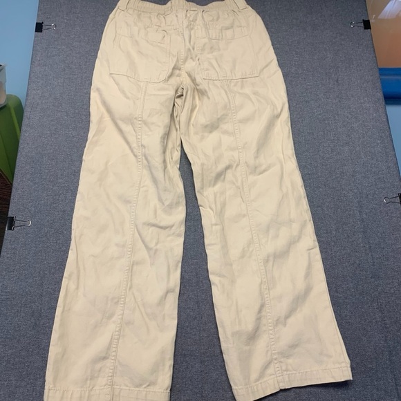 Aeropostal Woman’s Tan Cargo Pants - Picture 2 of 5